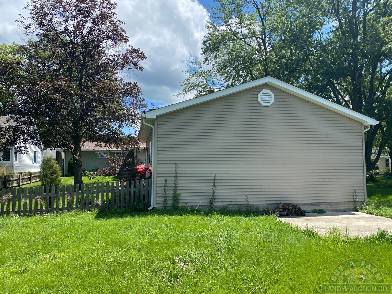 home2 Buy A Farm Land and Auction Company