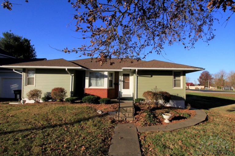 33 Buy A Farm Land and Auction Company